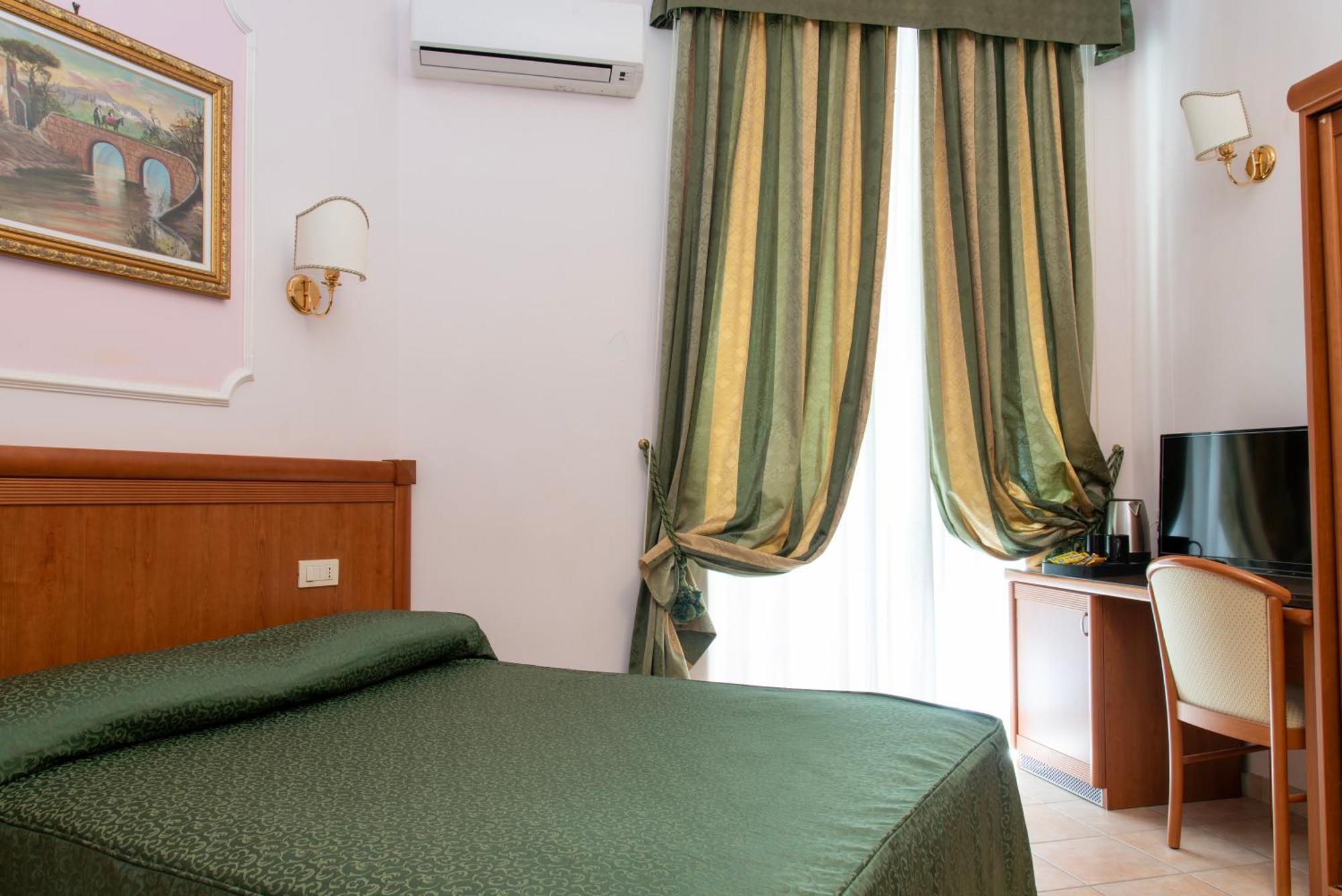 Hotel Philia Roma Esterno foto