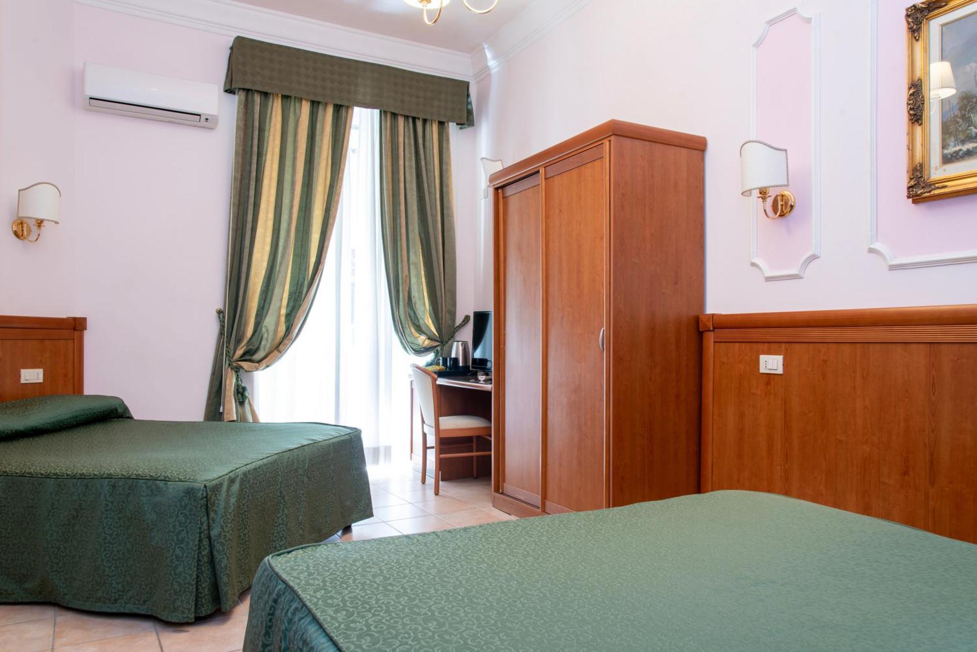 Hotel Philia Roma Esterno foto