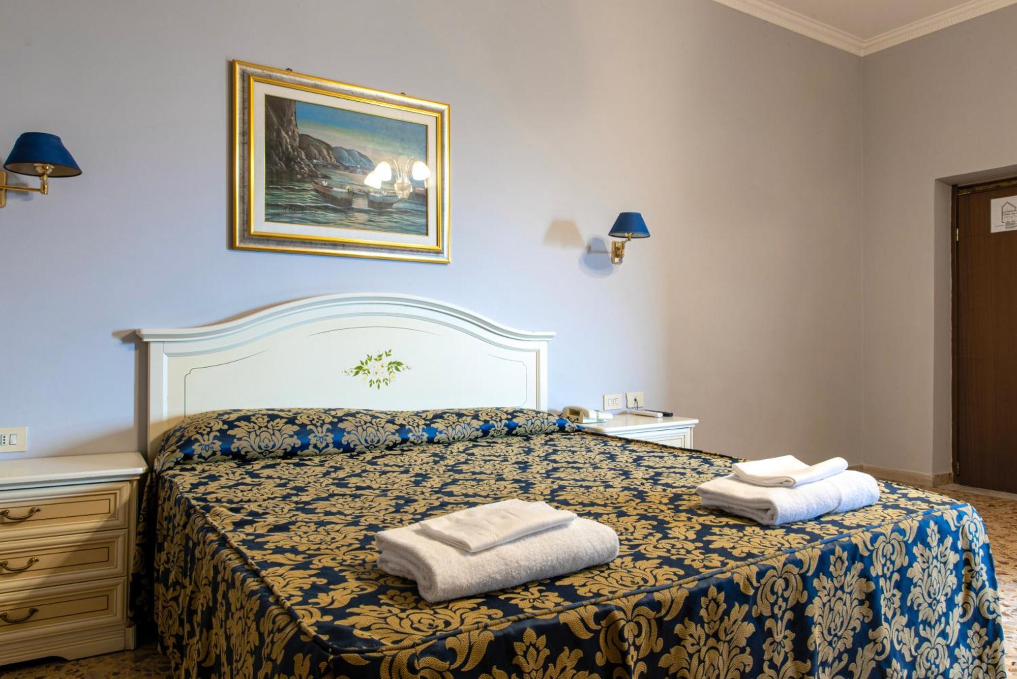 Hotel Philia Roma Esterno foto