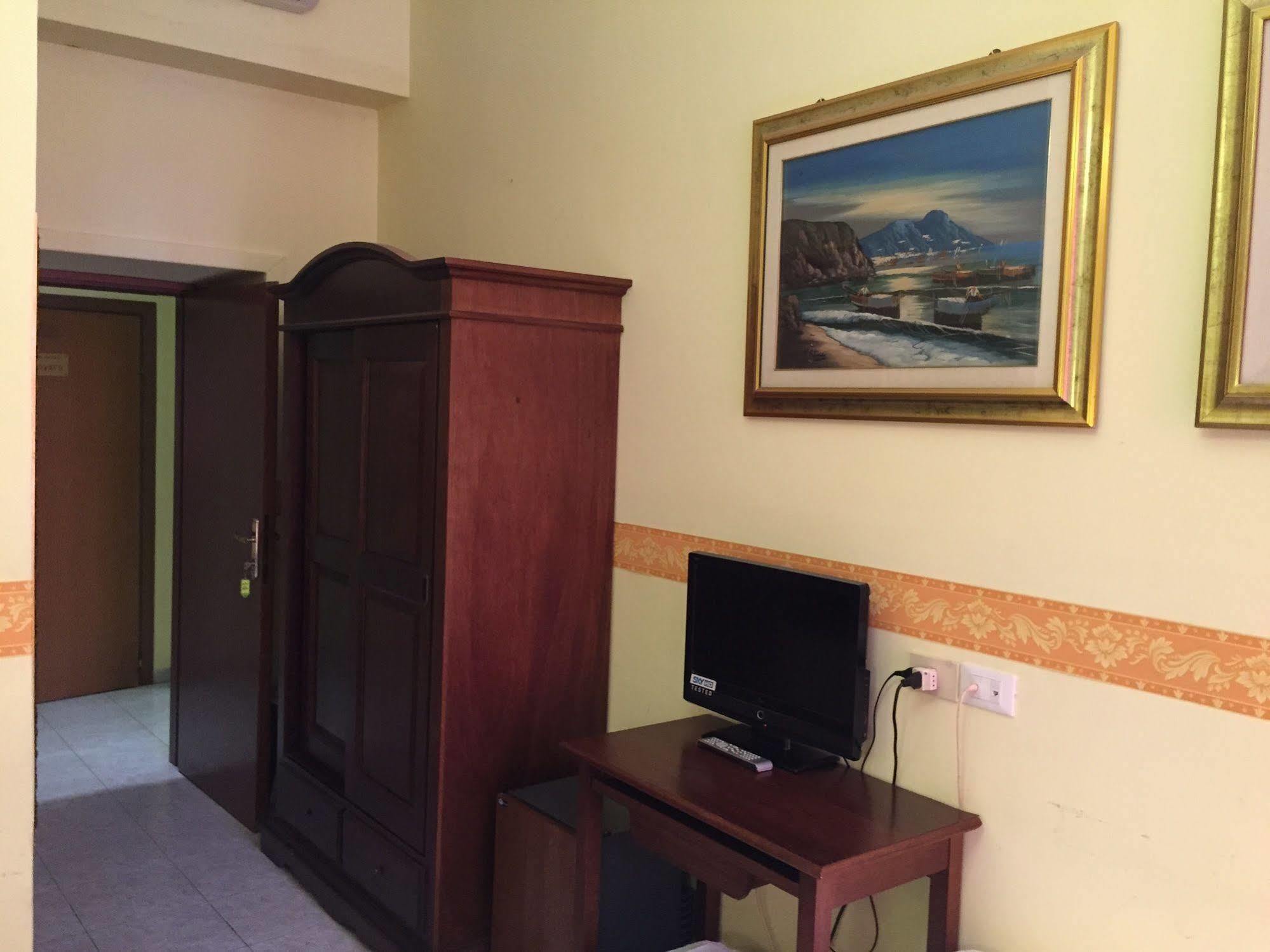 Hotel Philia Roma Esterno foto